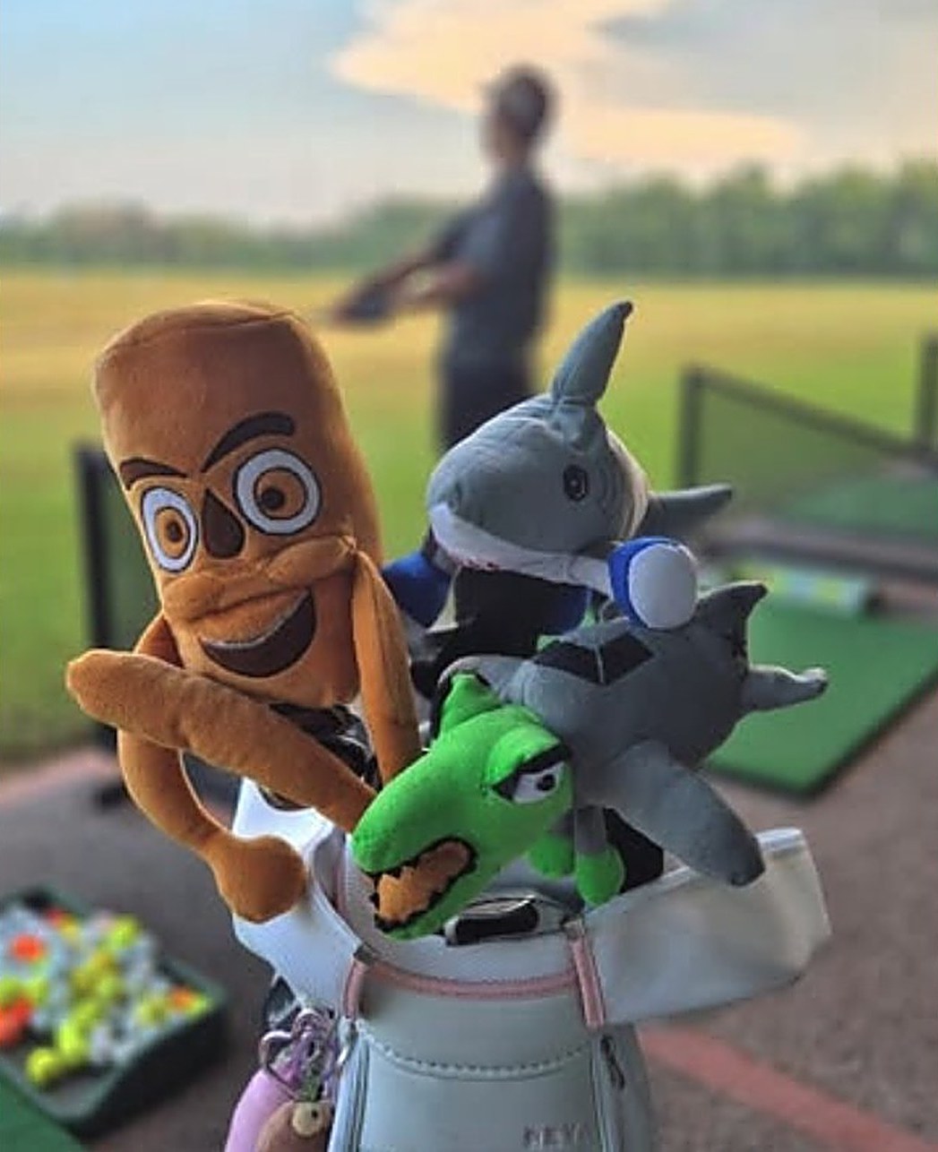 Headcover golf plush karakter kayu, hiu dan buaya hijau di tas golf